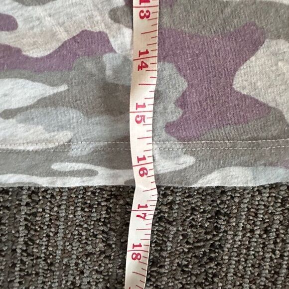 Calvin Klein Purple Camo Cropped Tee  M - Picture 10 of 10